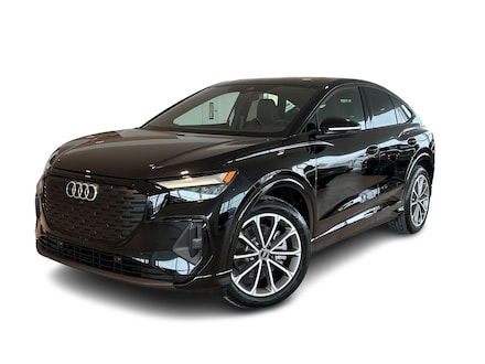 2024 Audi Q4 e-tron Sportback 55 Quattro w/ Black Optics Pkg | Trailer Hitch / SUV