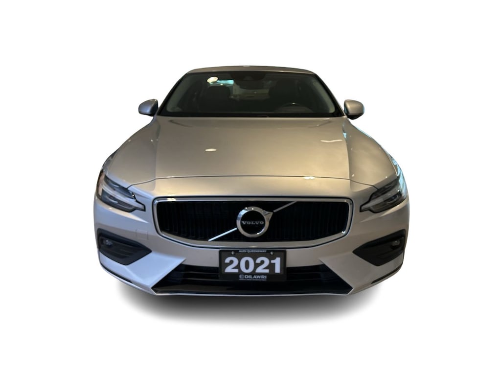 Used 2021 Volvo  T6 AWD Momentum w/ Clean Carfax / Sedan