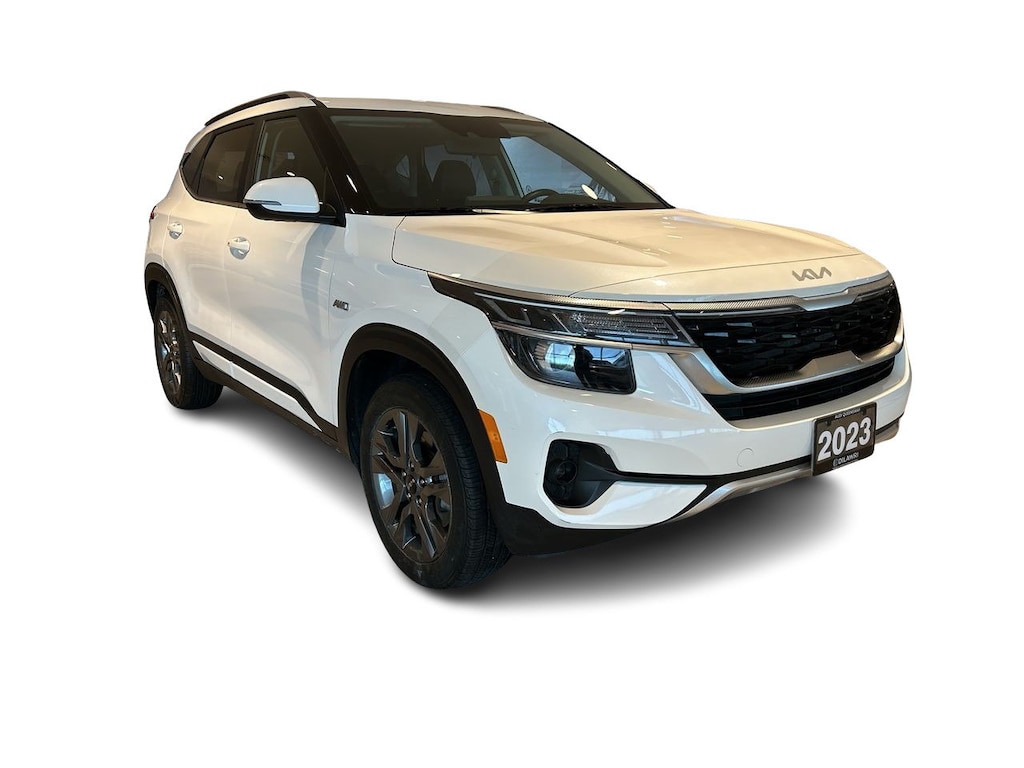 Used 2023 Kia  EX AWD w/ Two Sets of Tires & Winter Rims / SUV