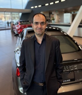 Staff member Amir Zarghami from 423ce7cfaaea