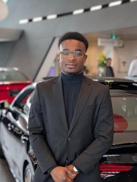 Staff member Karsten Ntow from 423ce7cfaaea