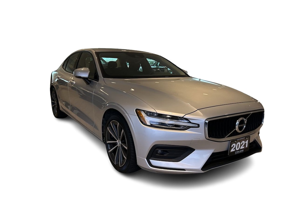 Used 2021 Volvo  T6 AWD Momentum w/ Clean Carfax / Sedan