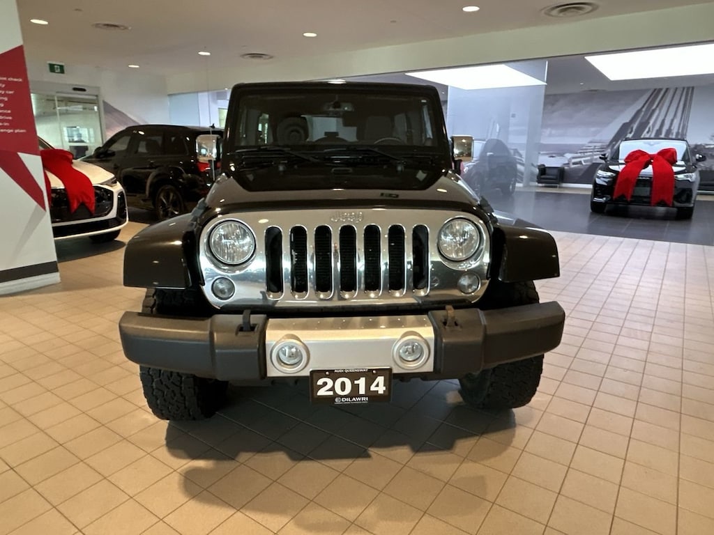 Used 2014 Jeep  Unlimited Sahara |AS IS | Bluetooth | / SUV