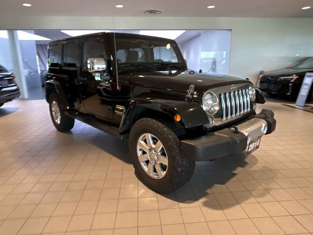 Used 2014 Jeep  Unlimited Sahara |AS IS | Bluetooth | / SUV