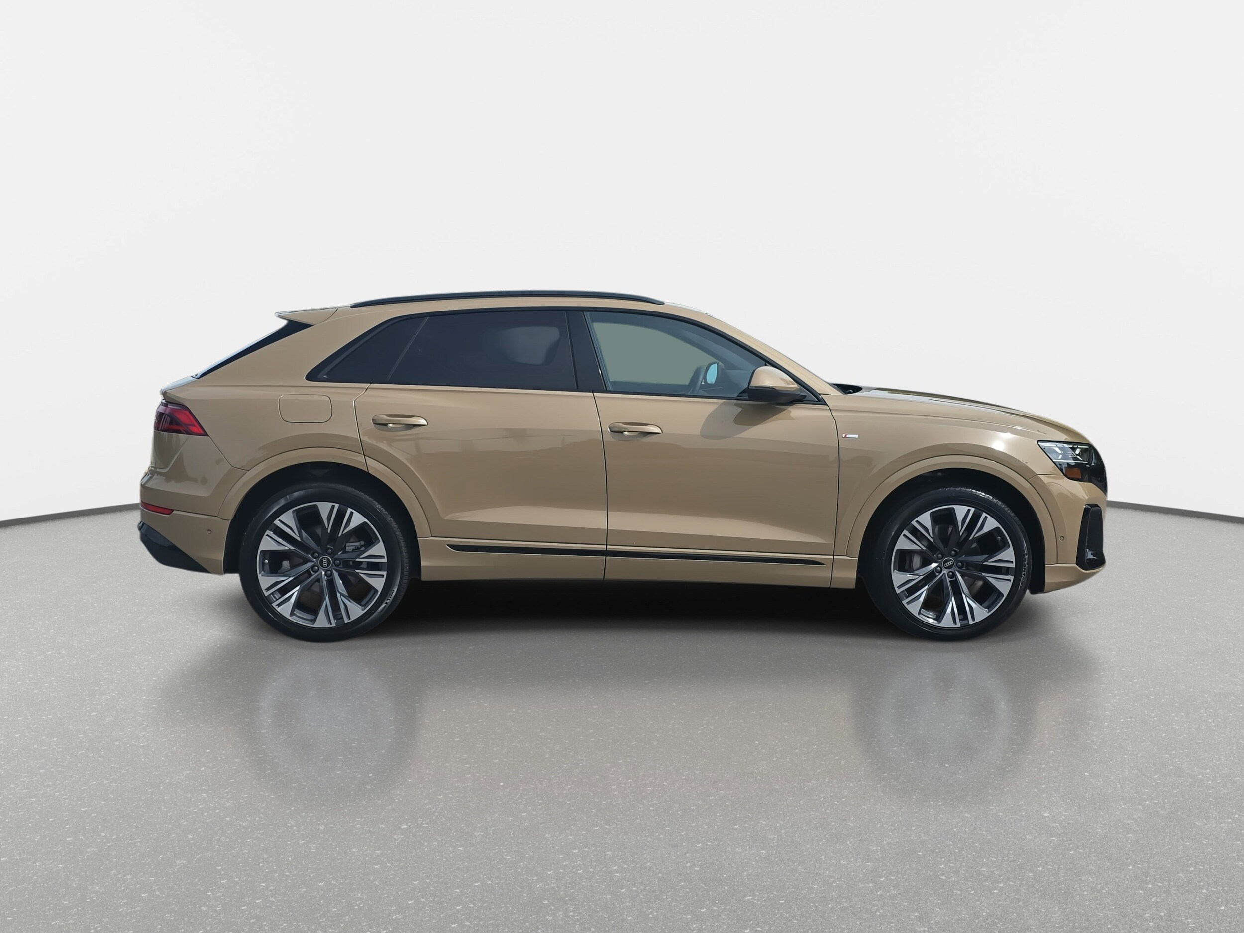 2025 Audi Q8 55 Prestige photo 2