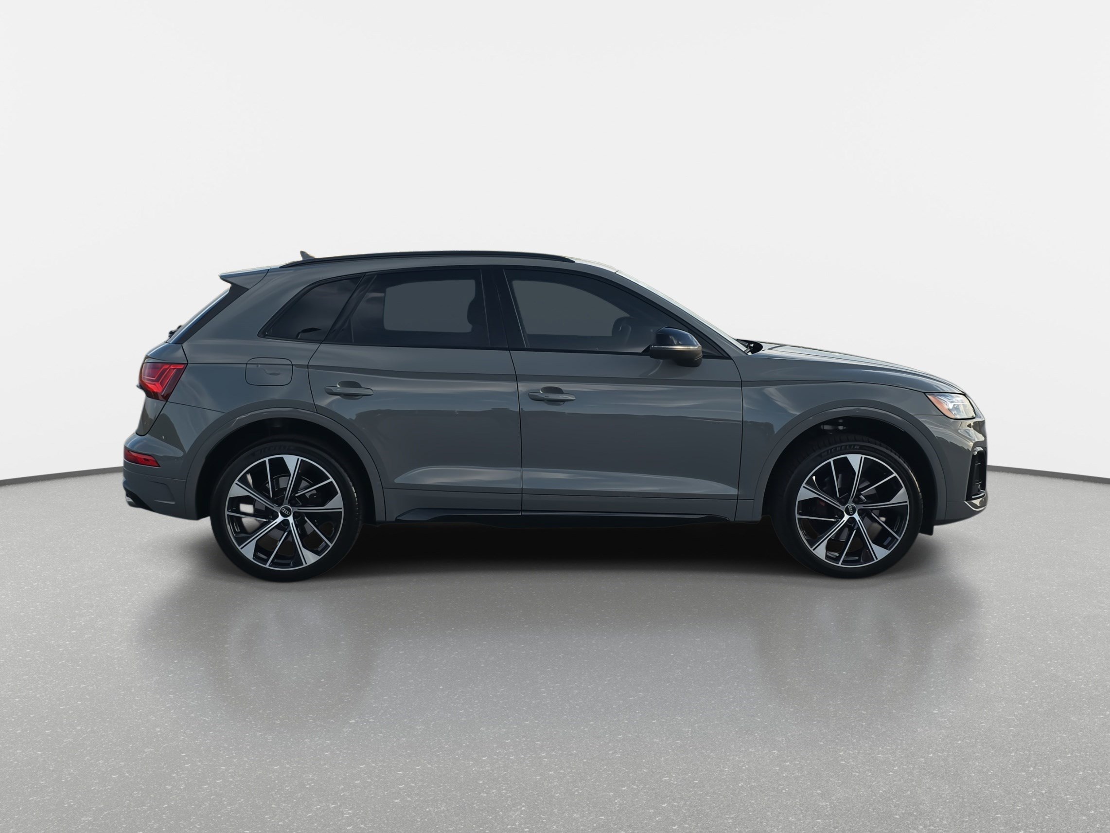 2022 Audi SQ5 Premium Plus photo 4