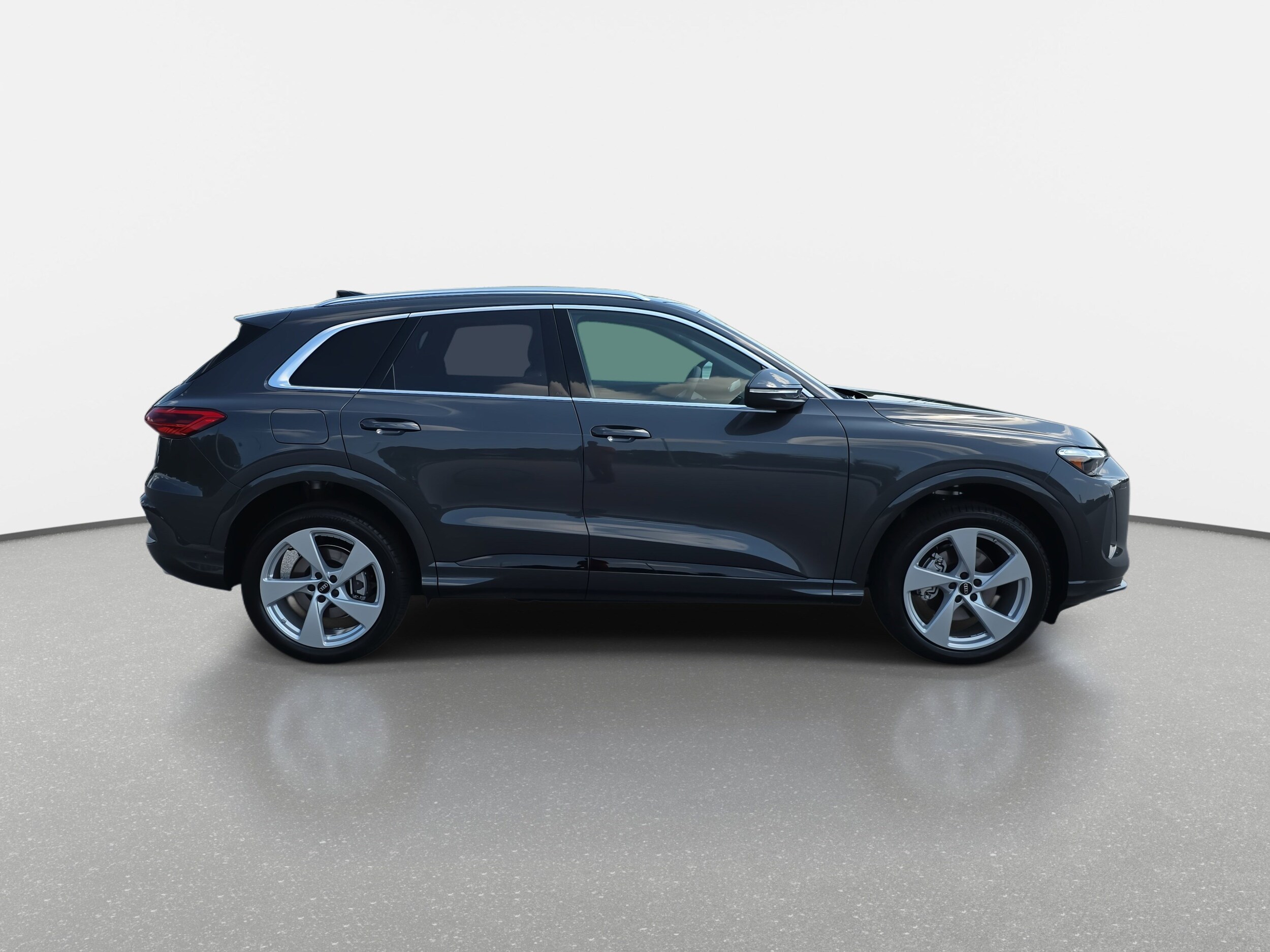 2025 Audi Q5 2.0T Premium Plus photo 4