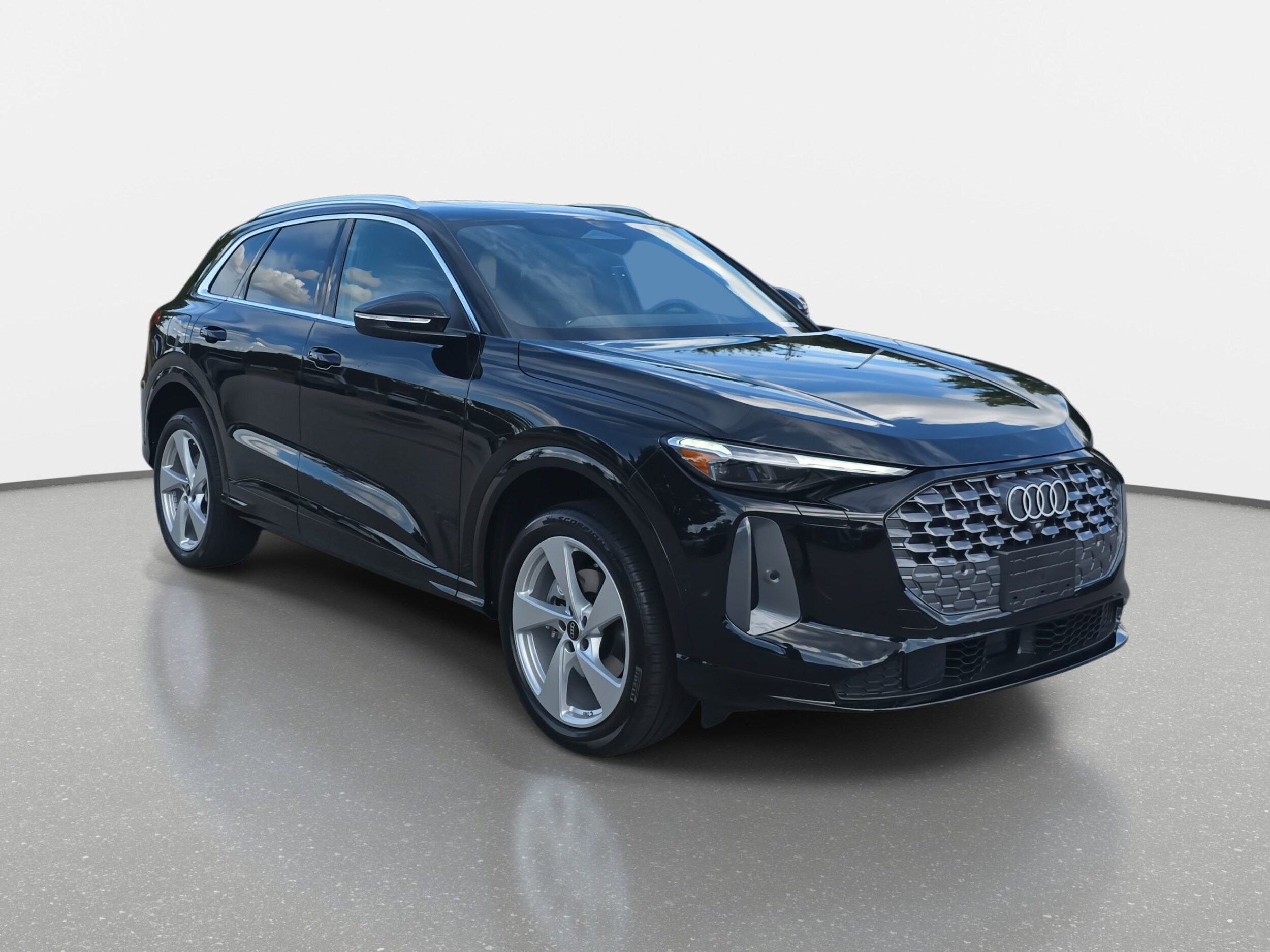 2025 Audi Q5 2.0T Premium Plus photo 2