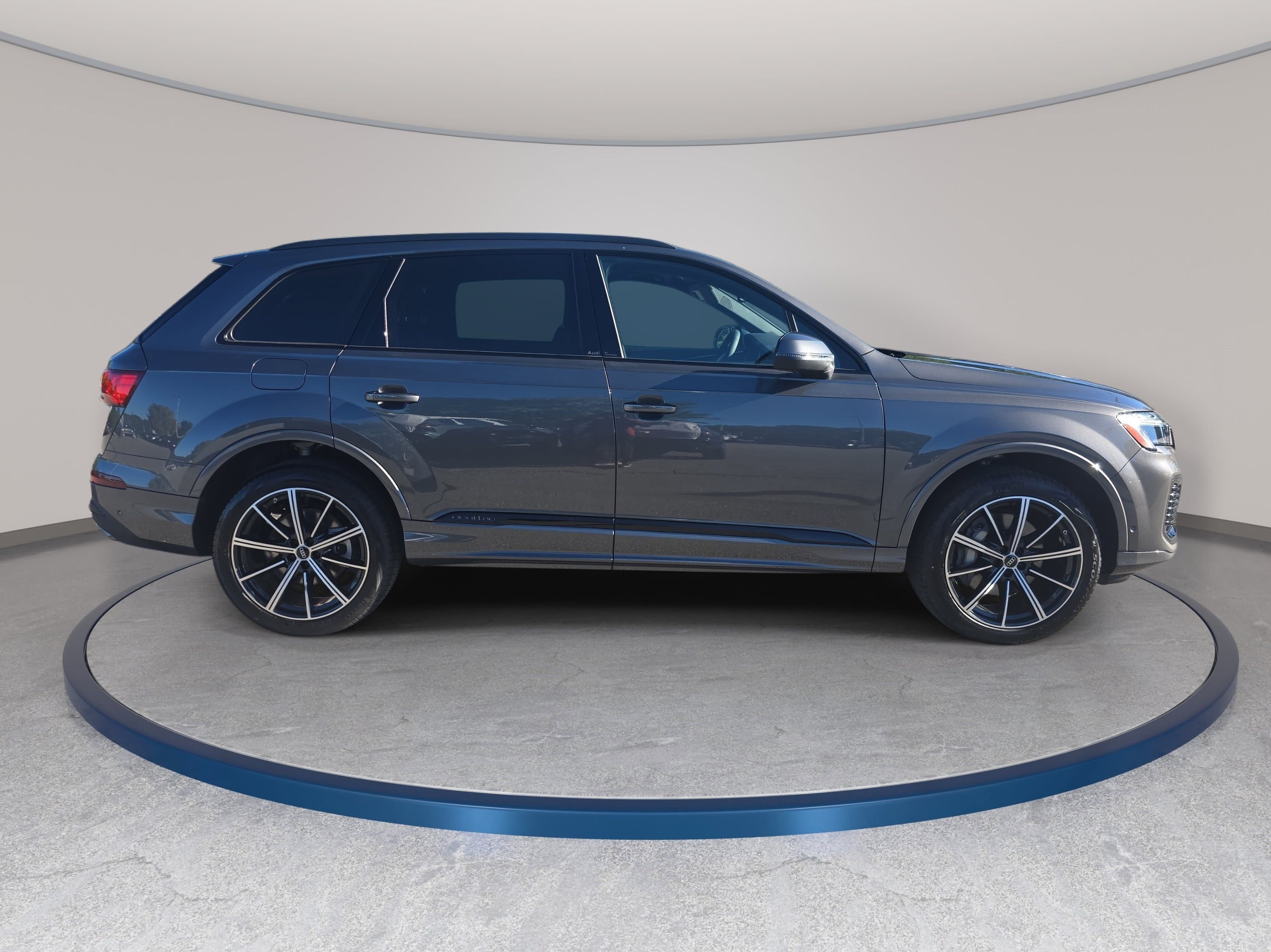 New 2026 Audi Q7 45 Premium SUV