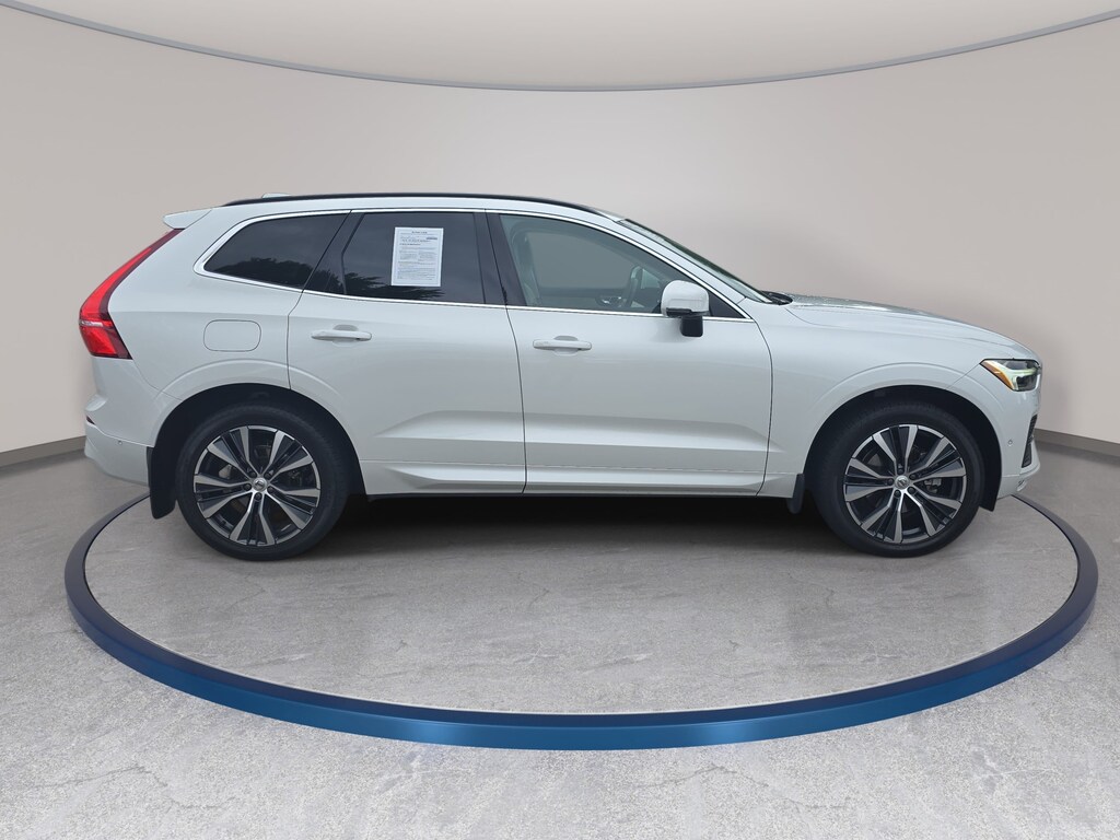 Used 2022 Volvo XC60 Momentum SUV
