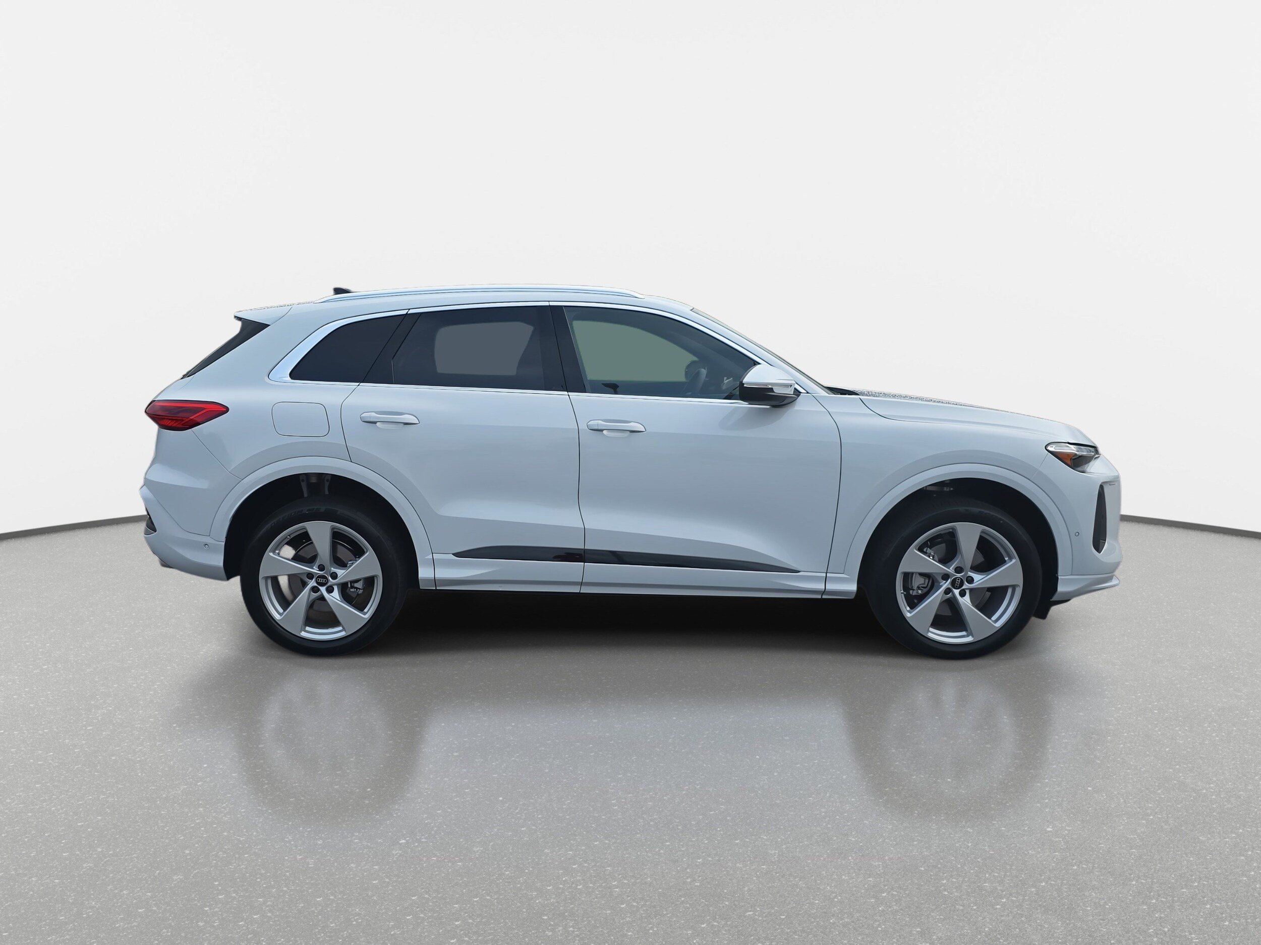 2025 Audi Q5 2.0T Premium Plus photo 4
