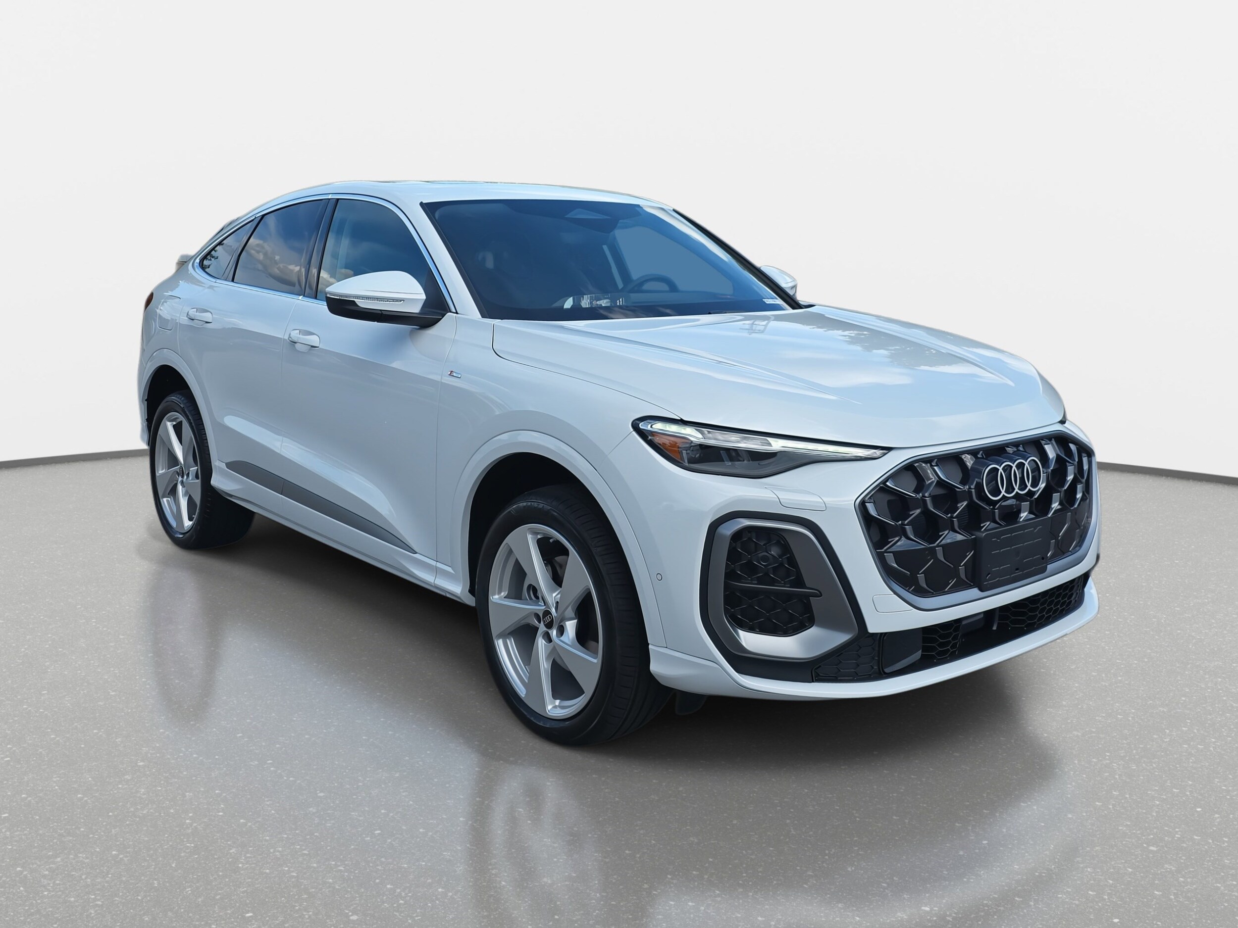 2025 Audi Q5 Sportback 2.0T Premium Plus photo 3