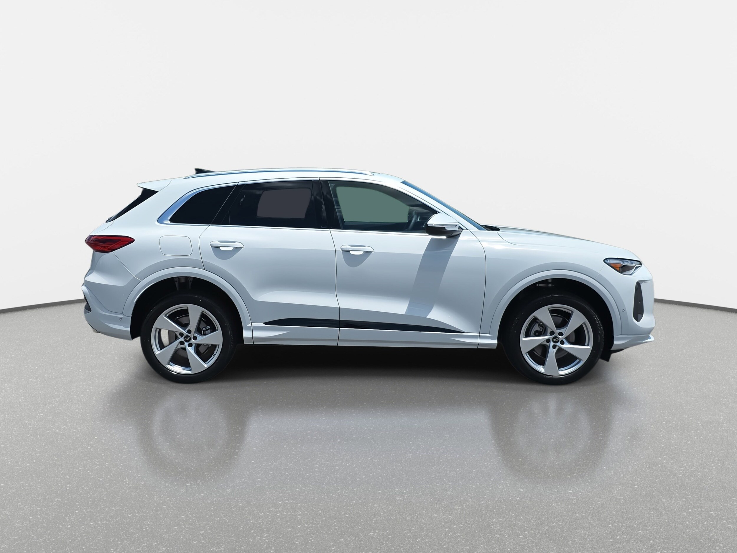 2025 Audi Q5 2.0T Premium Plus photo 4