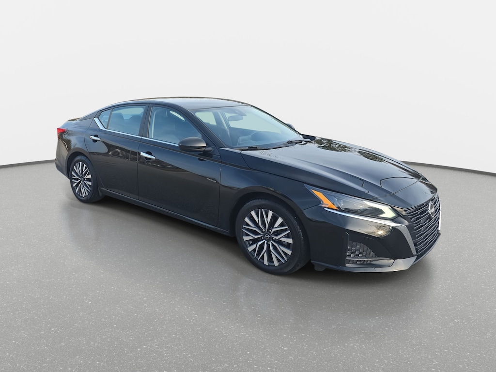 Used 2024 Nissan Altima 2.5 SV Sedan