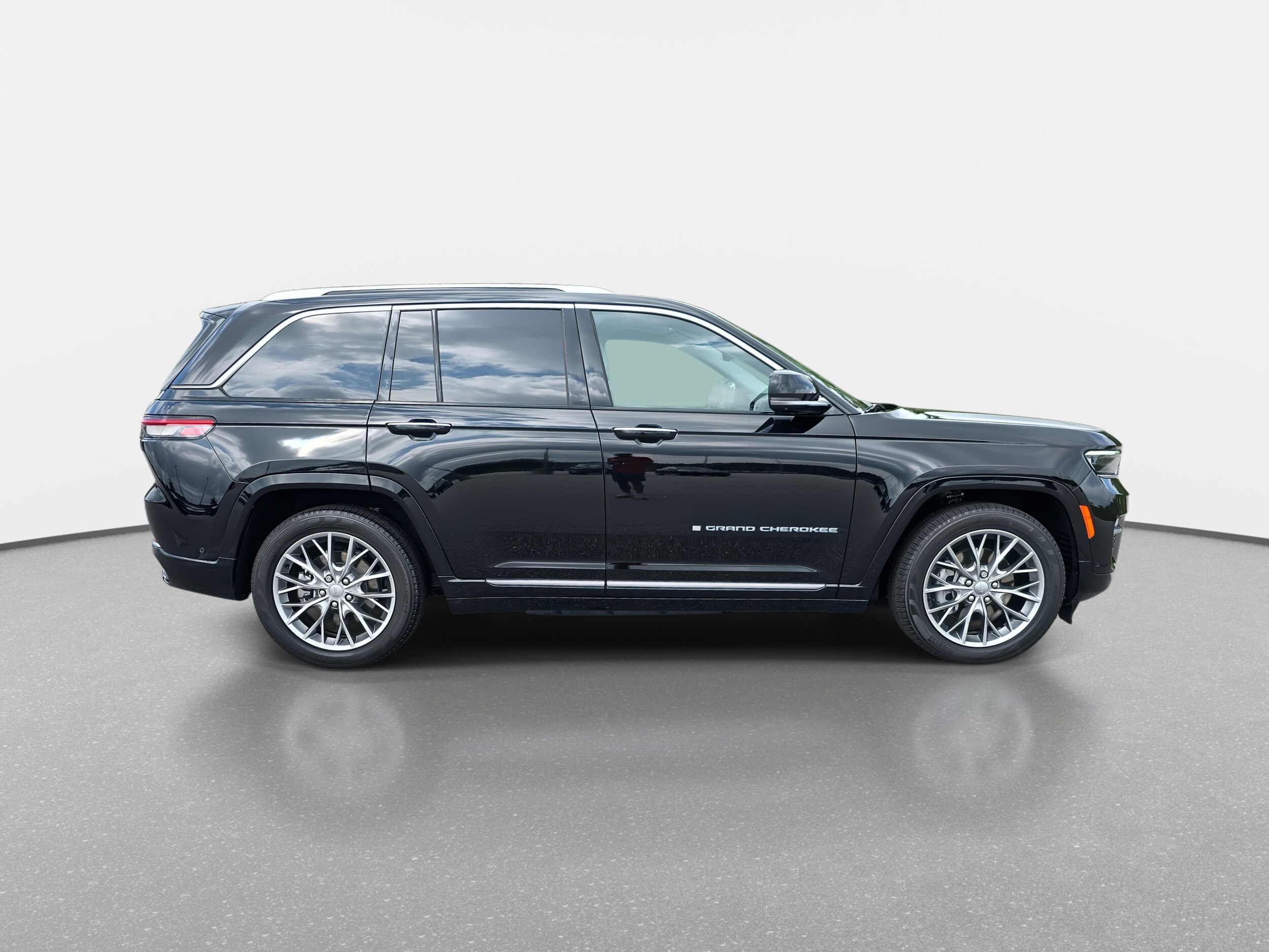 2022 Jeep Cherokee Summit 4xe photo 4