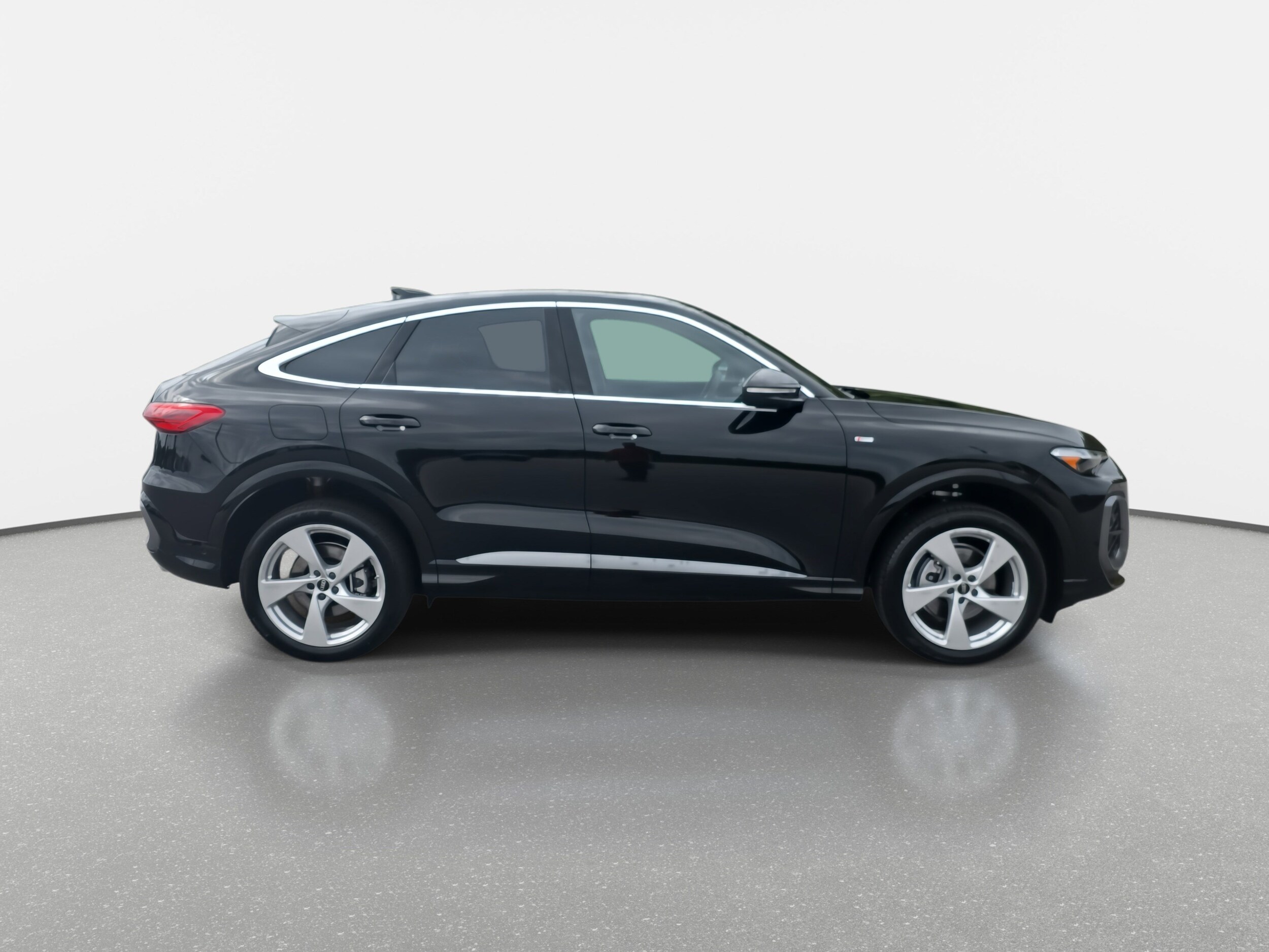 2025 Audi Q5 Sportback 2.0T Premium Plus photo 4