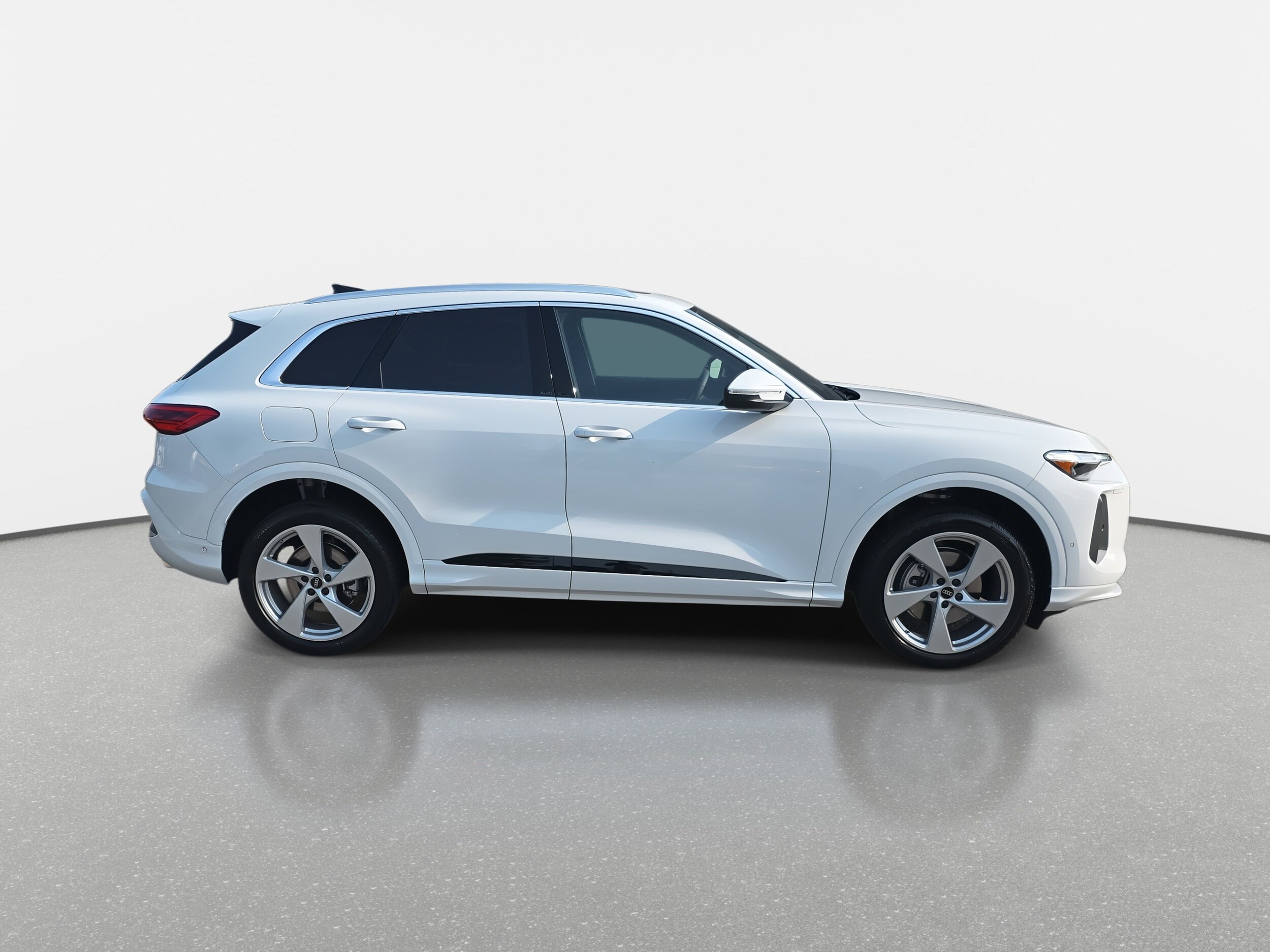 2025 Audi Q5 2.0T Premium Plus photo 4