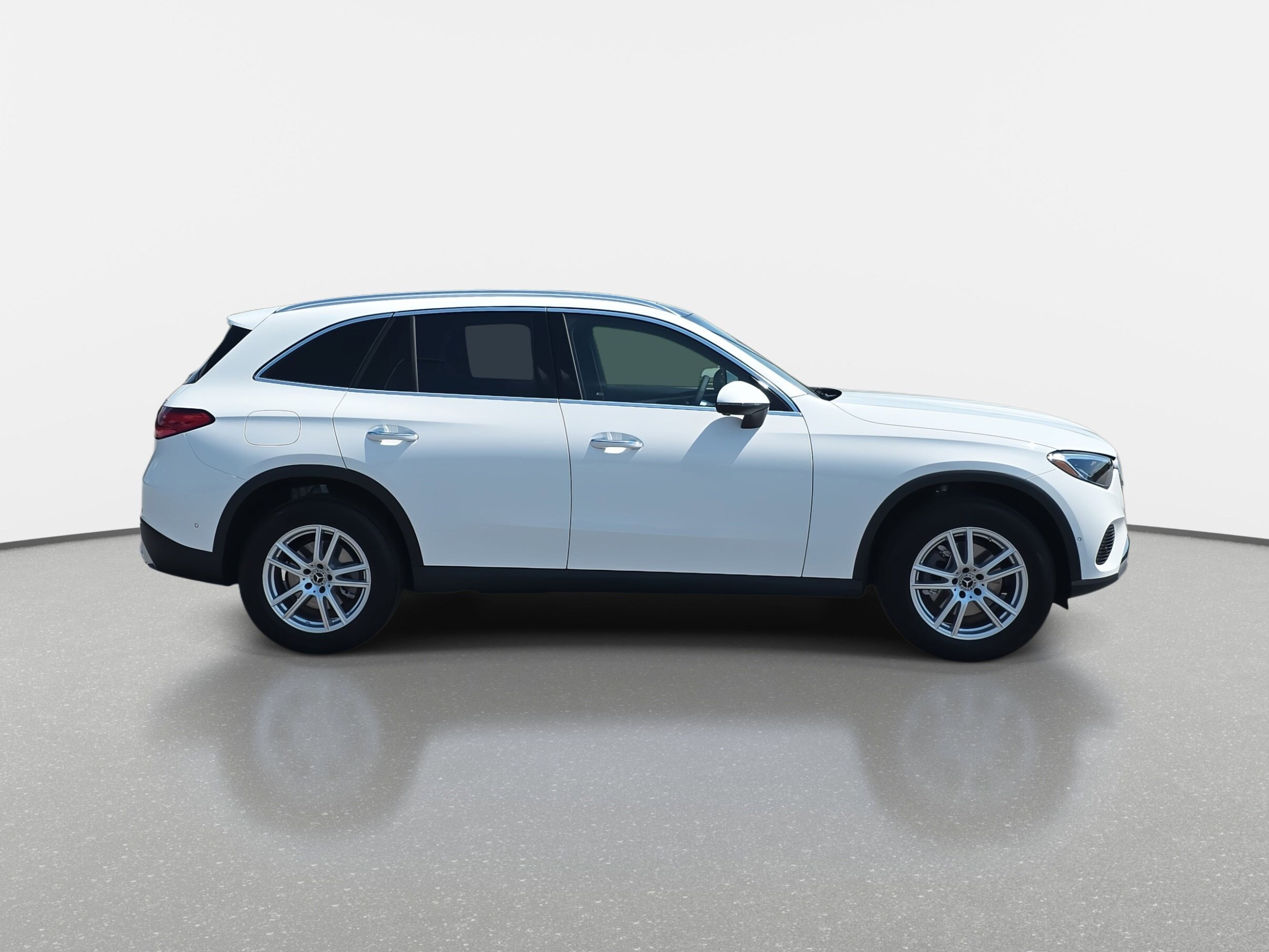 2025 Mercedes Benz GLC 300 4MATIC photo 4