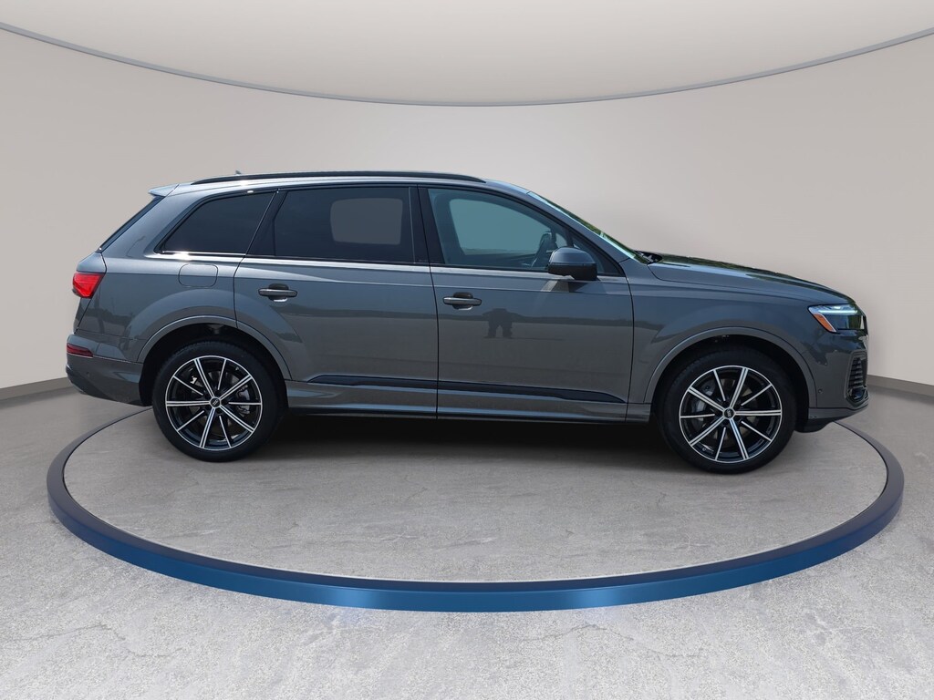 New 2026 Audi Q7 45 Premium SUV