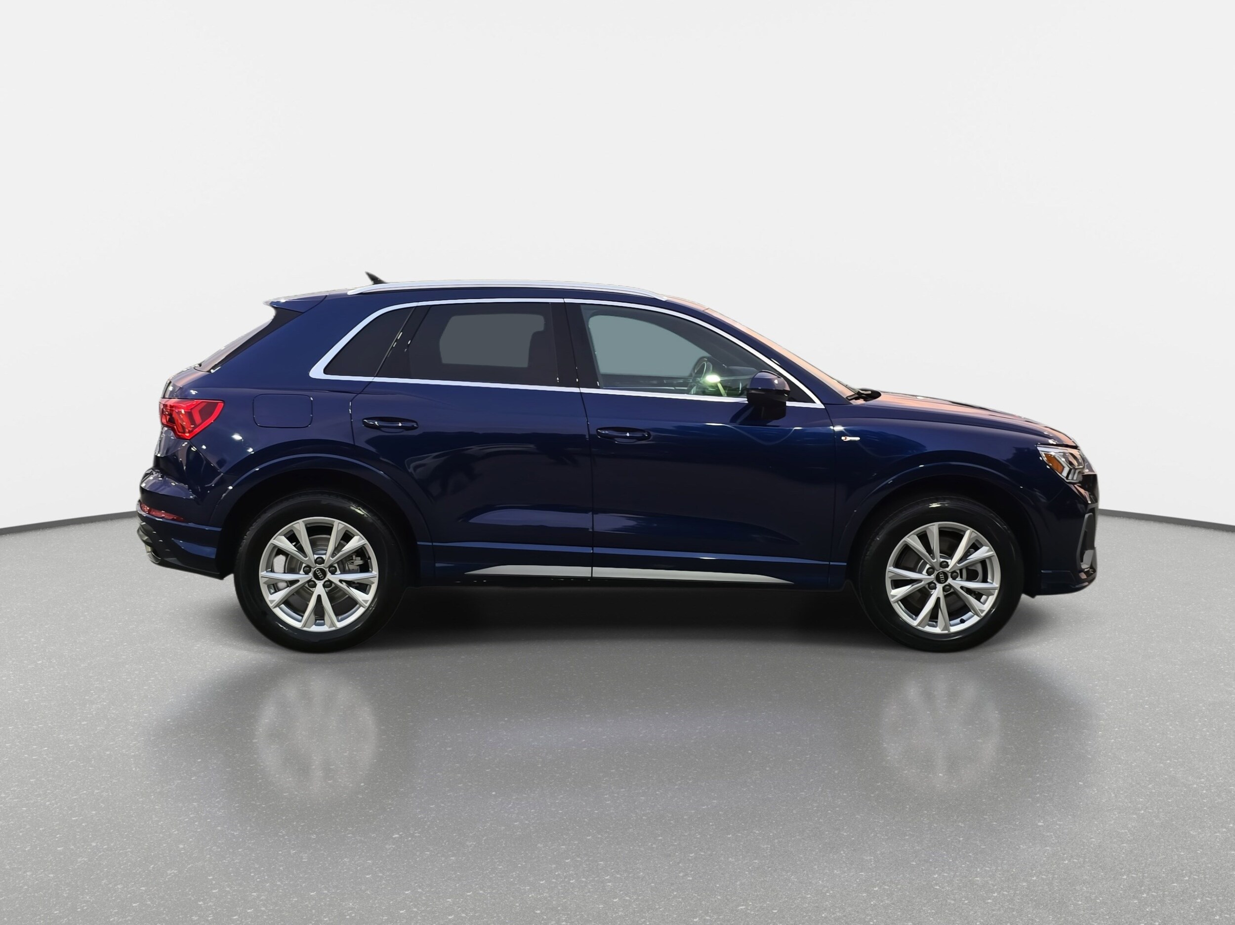 2022 Audi Q3 S line Premium Plus photo 4