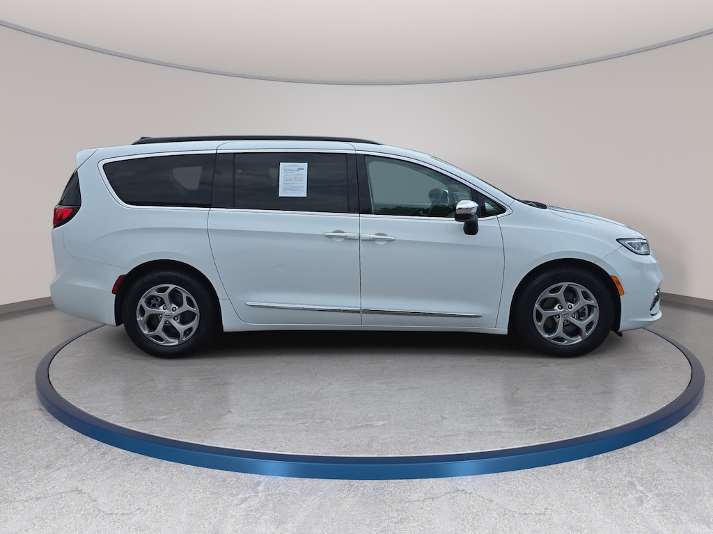 Used 2023 Chrysler Pacifica Limited Van Passenger Van