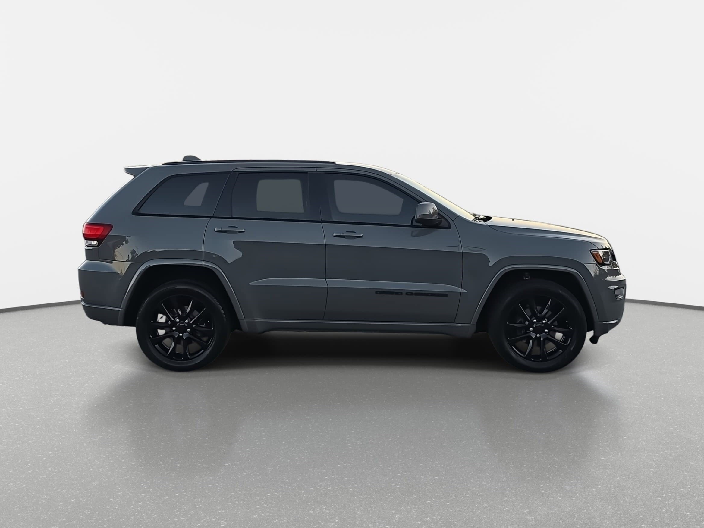 2020 Jeep Grand Cherokee Altitude photo 4