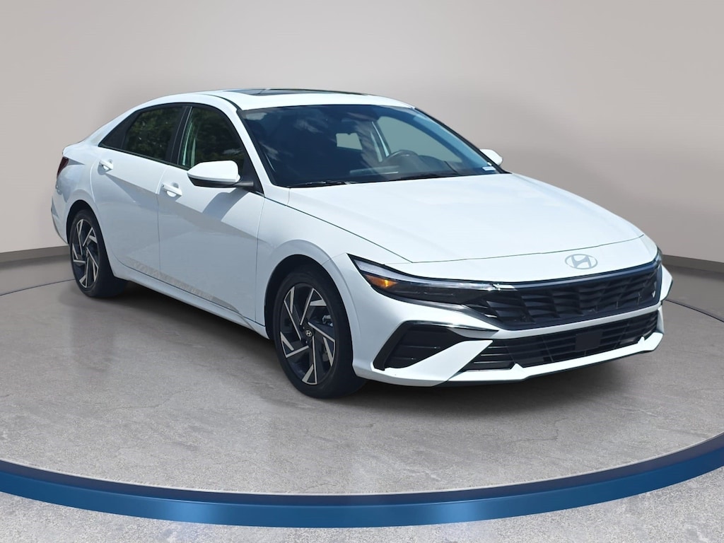 Used 2025 Hyundai Elantra SEL Convenience Sedan