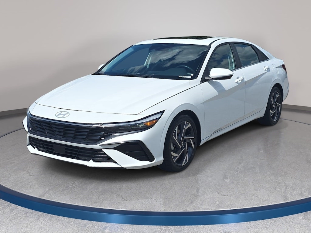 Used 2025 Hyundai Elantra SEL Convenience Sedan