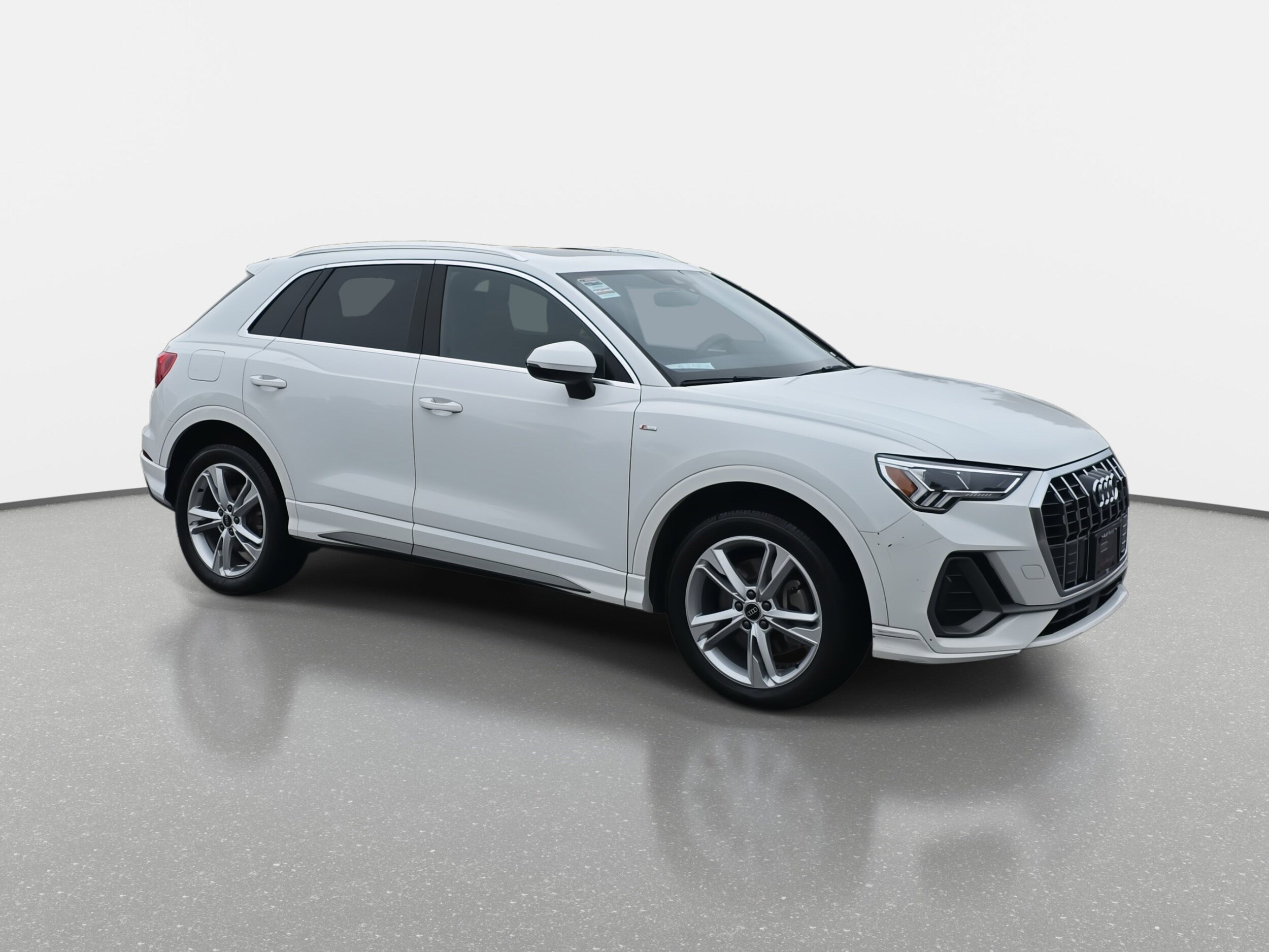 2023 Audi Q3 S line Premium Plus photo 3