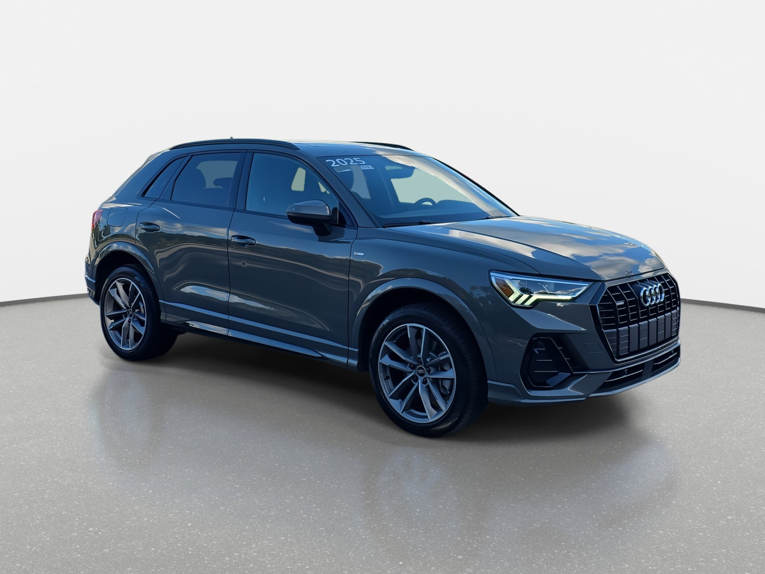 2025 Audi Q3 S line Premium photo 3