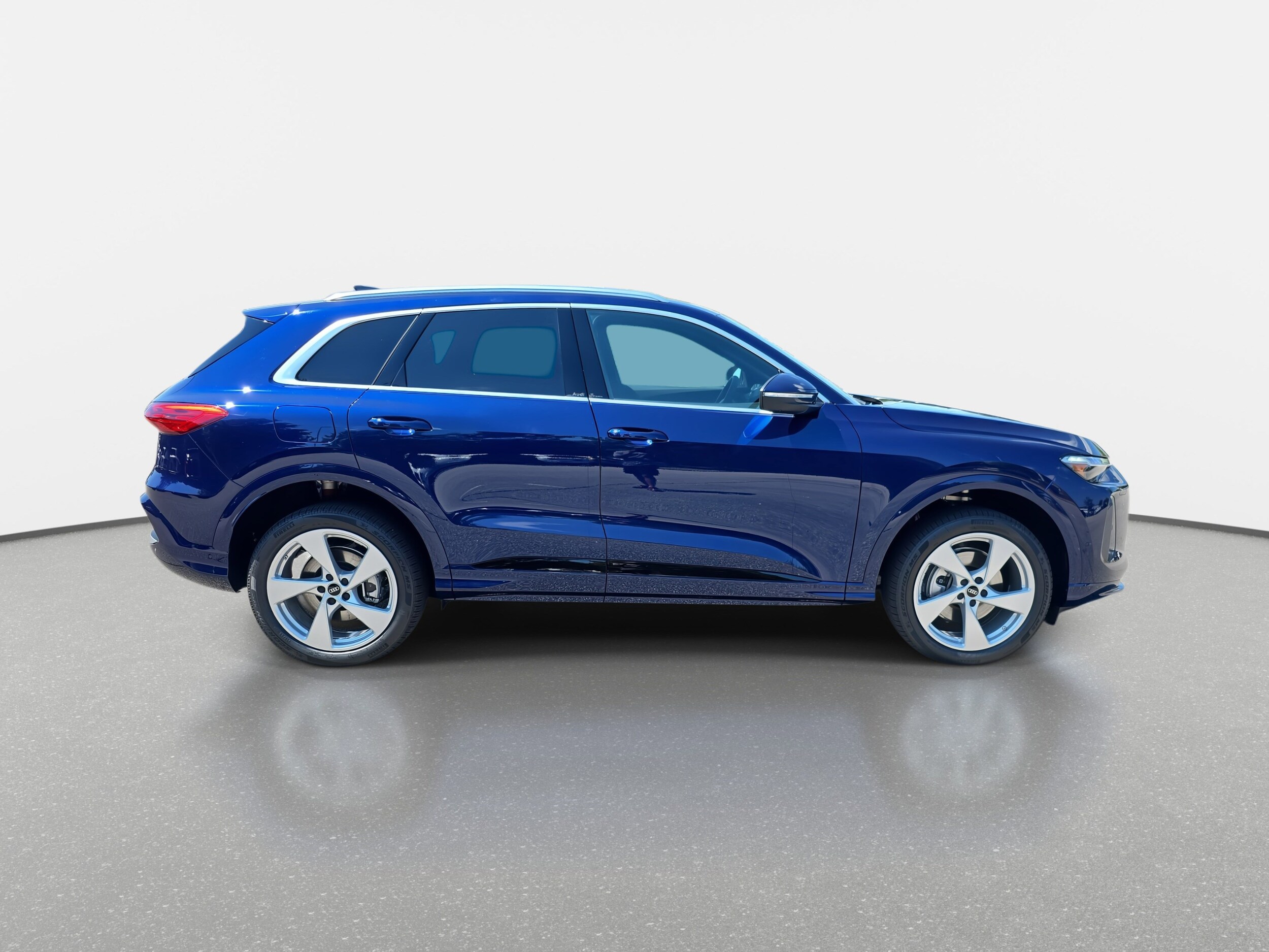2025 Audi Q5 2.0T Premium Plus photo 2