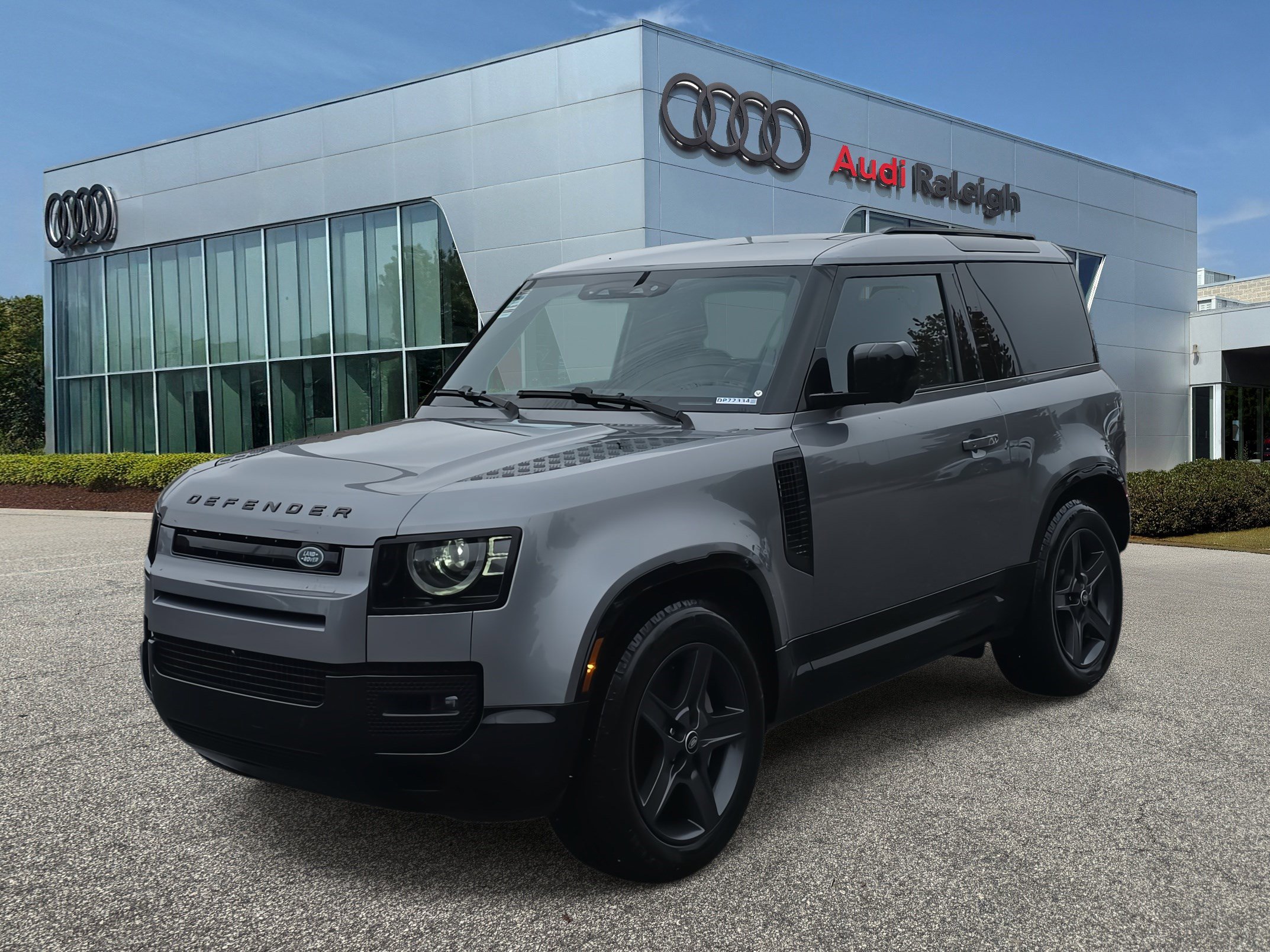 2024 Land Rover Defender X-Dynamic SE's photo