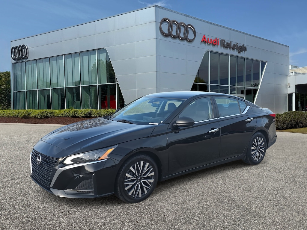 Used 2024 Nissan Altima 2.5 SV Sedan