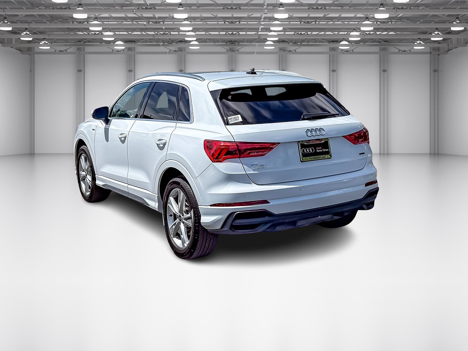 2024 Audi Q3 45 TFSI S line Premium photo 3