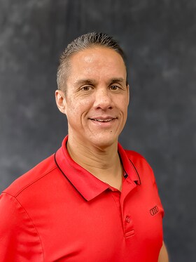 Staff member Chris Lowe from ID_9251324d96df