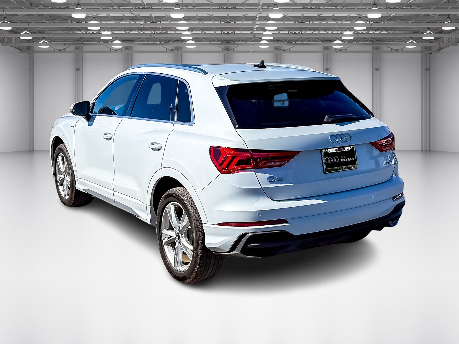 2023 Audi Q3 45 TFSI S line Premium photo 2