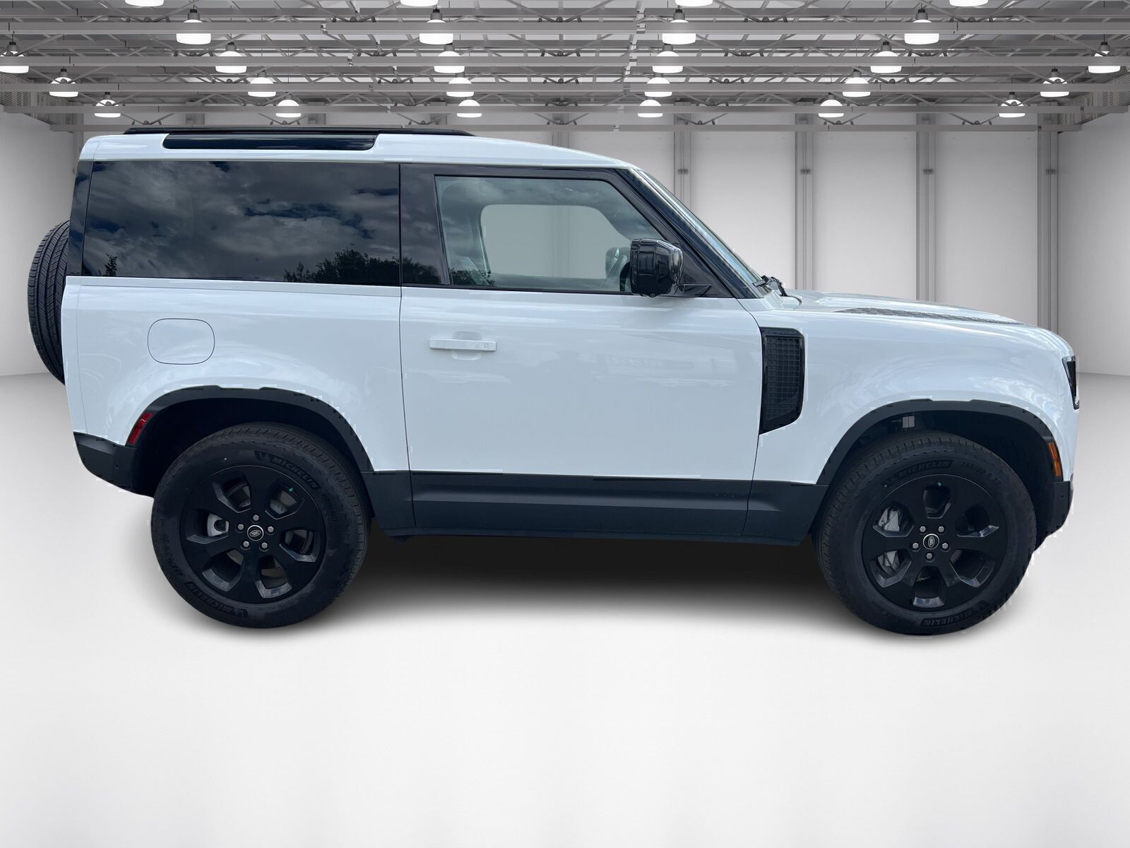 2025 Land Rover Defender 90 S photo 2