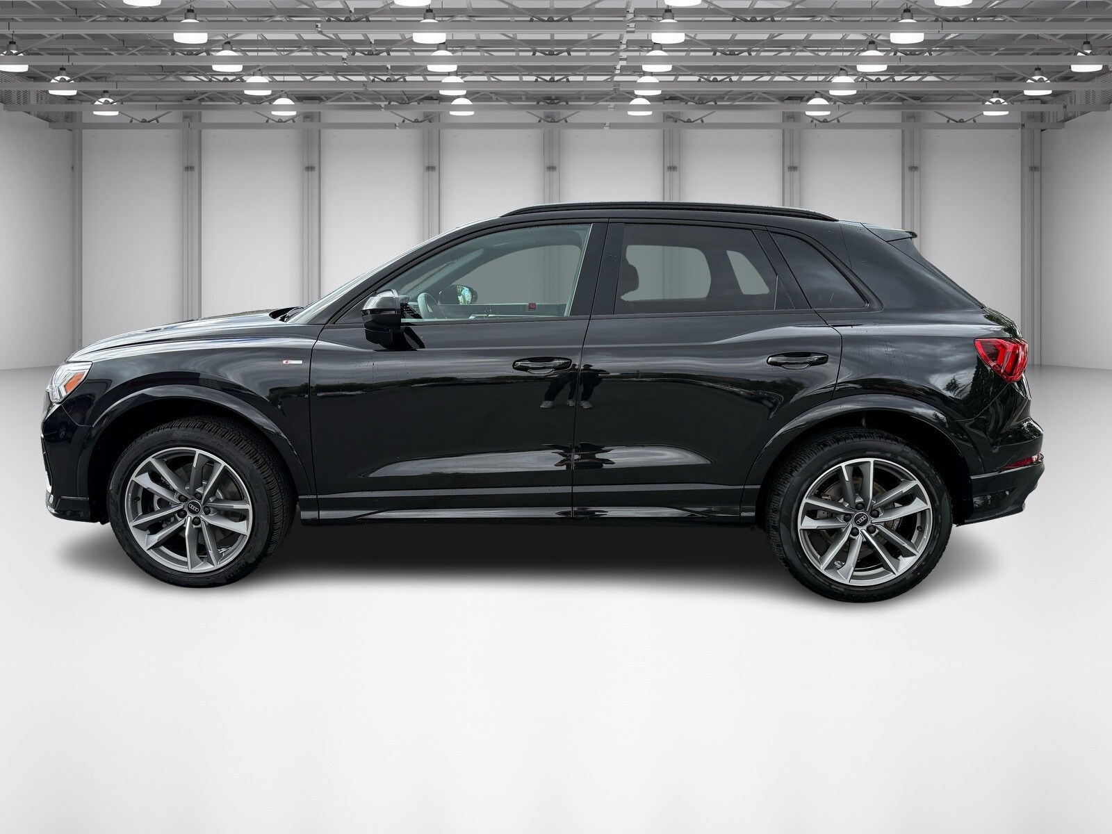 2025 Audi Q3 45 TFSI S line Premium photo 2