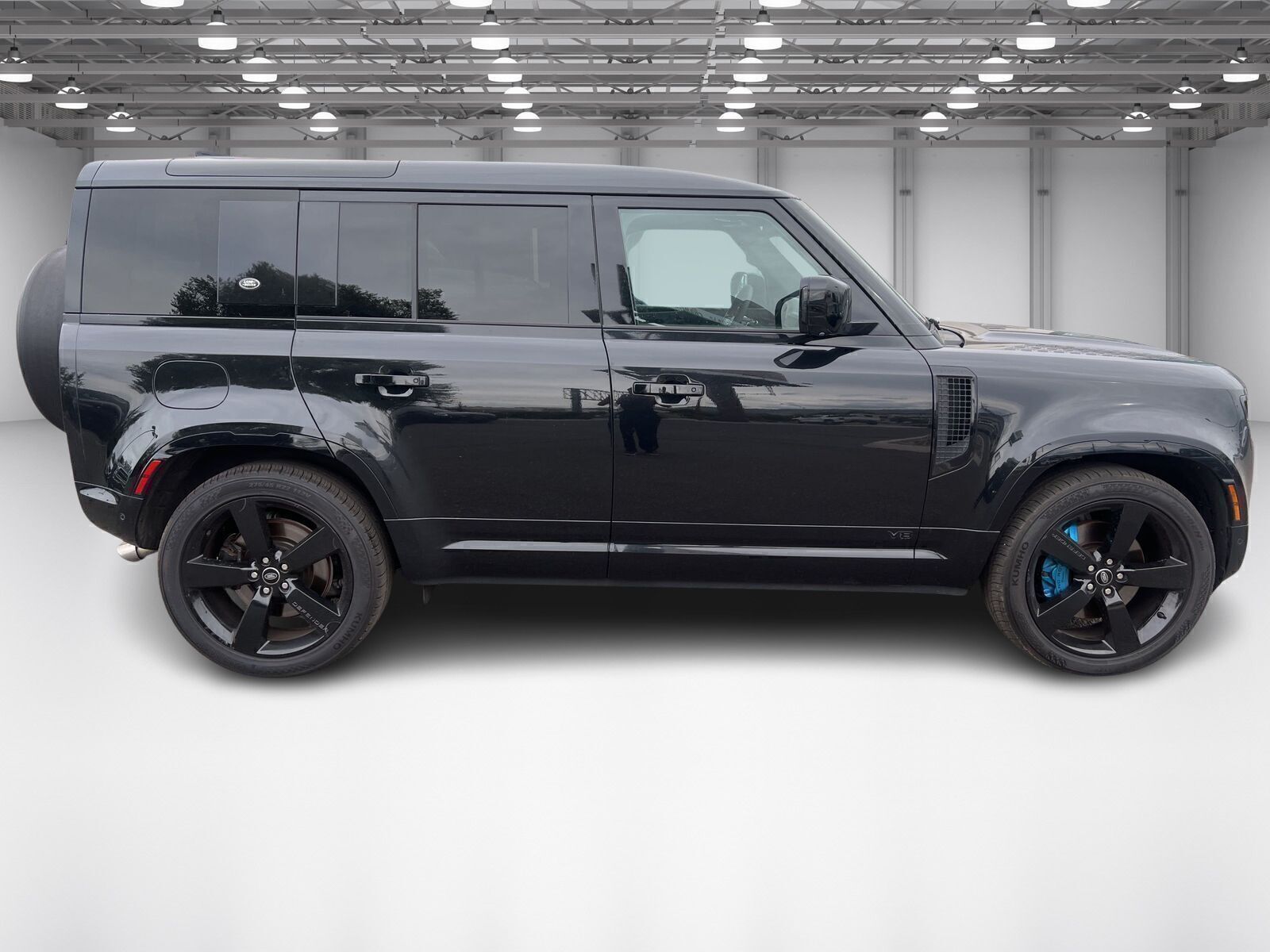2022 Land Rover Defender V8 photo 3