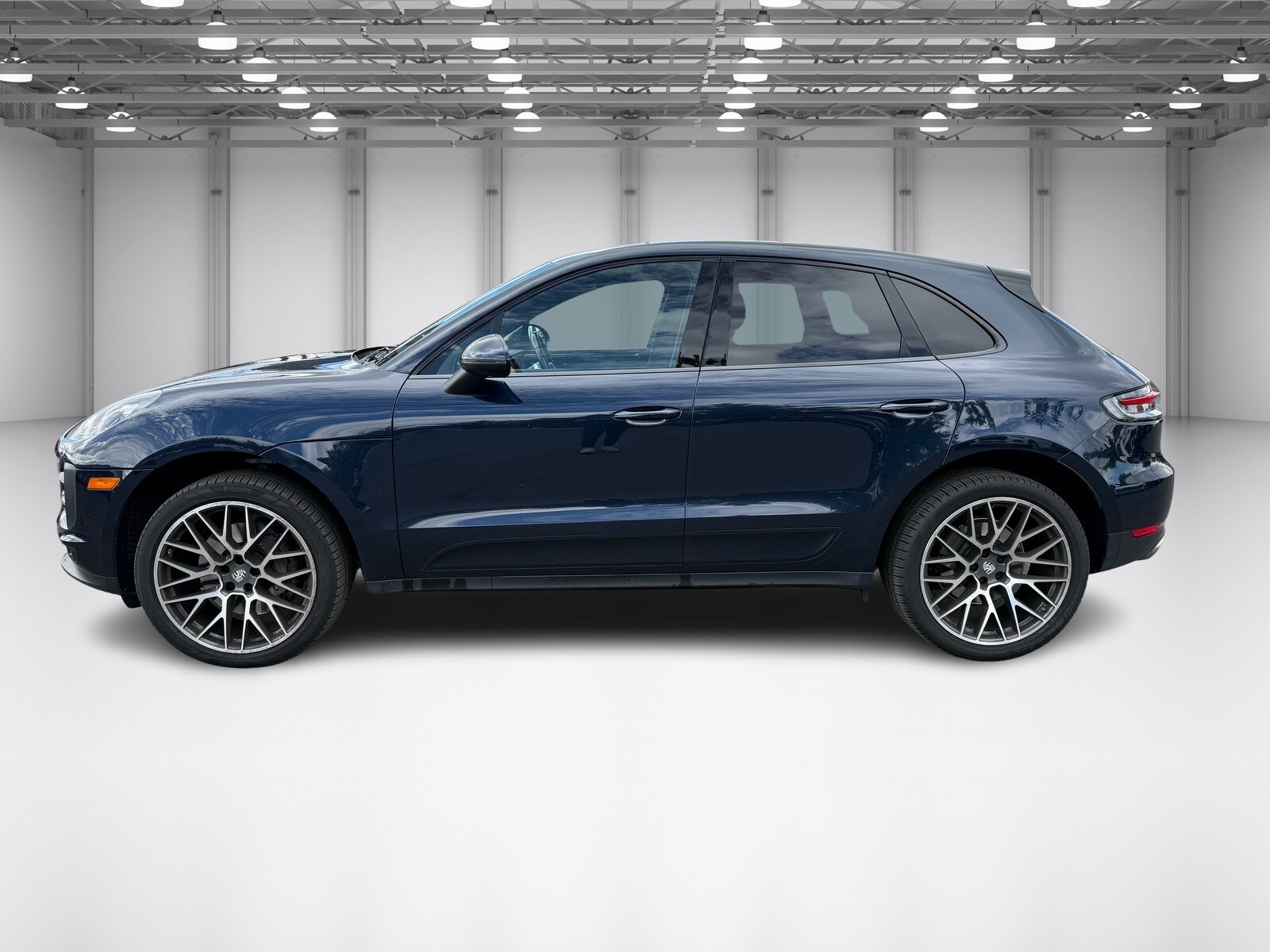 2021 Porsche Macan S photo 2