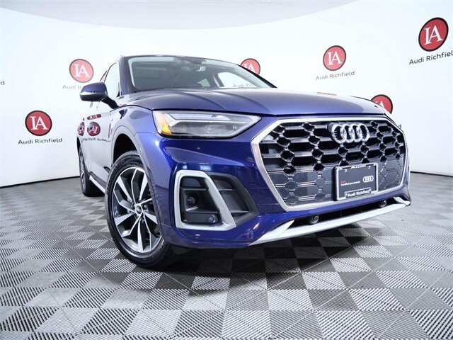 2022 Audi Q5 45 S line Premium photo 2