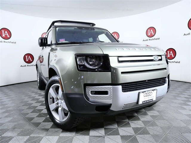 2022 Land Rover Defender 110 SE photo 2