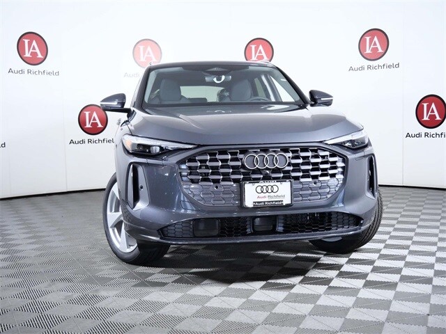 2025 Audi Q5 2.0T Premium Plus photo 2