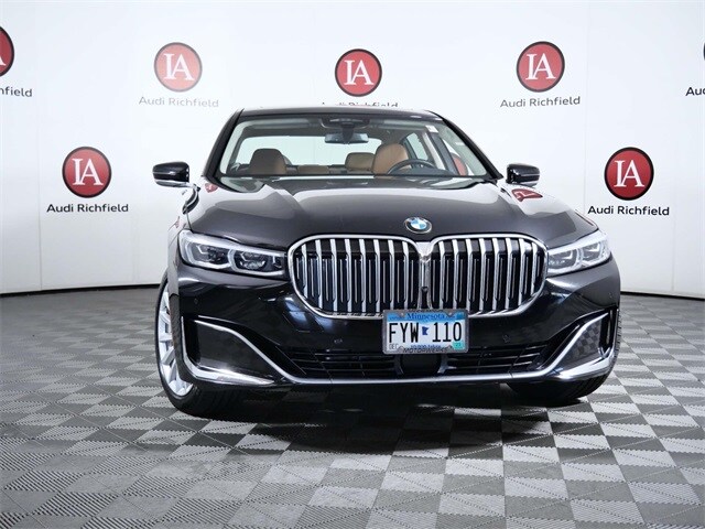 2021 Bmw 740i xDrive photo 2