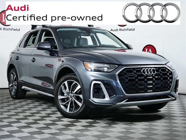 2022 Audi Q5 45 S line Premium Plus photo 2