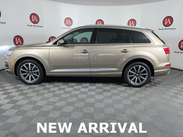 2019 Audi Q7 55 Prestige photo 2