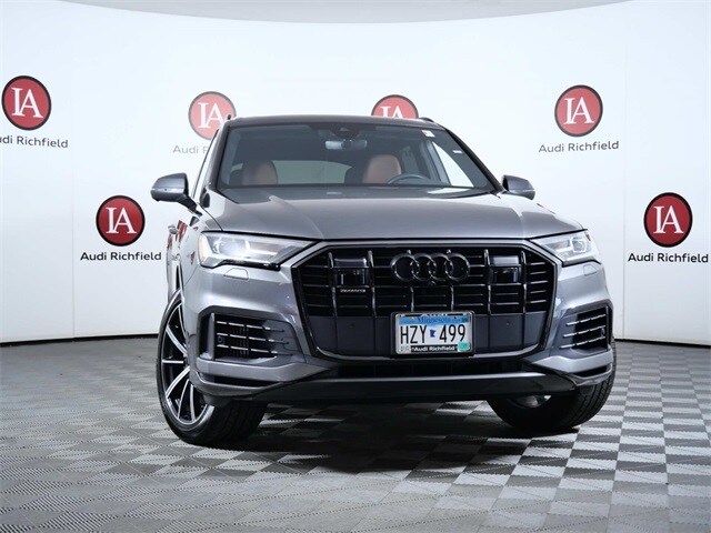 2022 Audi Q7 55 Premium Plus photo 2