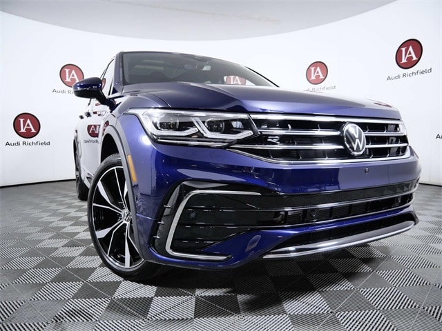 Used 2023 Volkswagen Tiguan SEL R-LINE with VIN 3VV4B7AXXPM128108 for sale in Richfield, MN