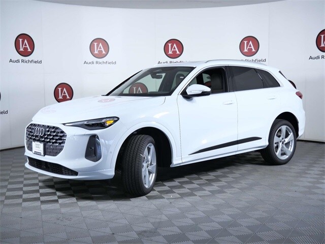 2025 Audi Q5 2.0T Premium Plus photo 3