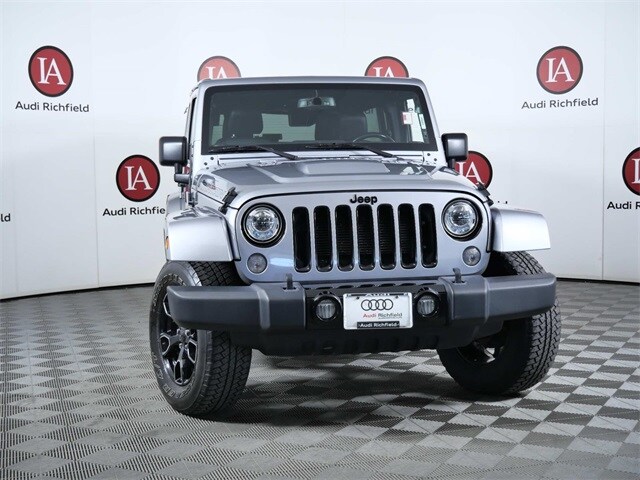 2017 Jeep Wrangler Unlimited Sahara photo 3